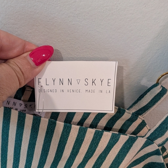 Flynn Skye Green and White Fitted Crop Tank Top - Picture 7 of 9